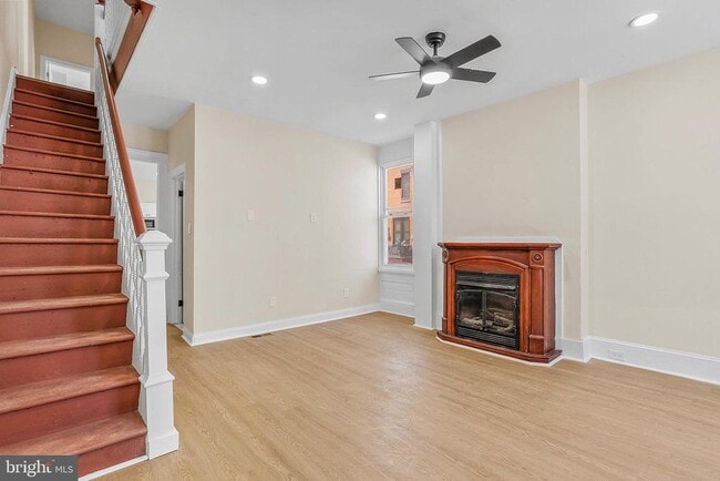 Primary Photo - 2742 W Montgomery Ave