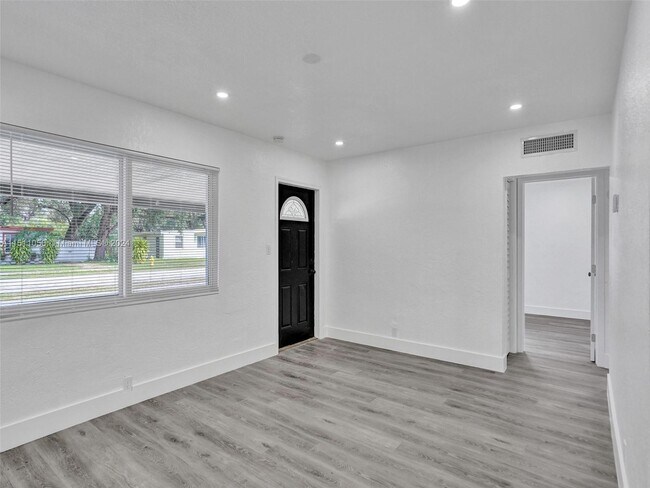 Building Photo - 106 Edmund Rd