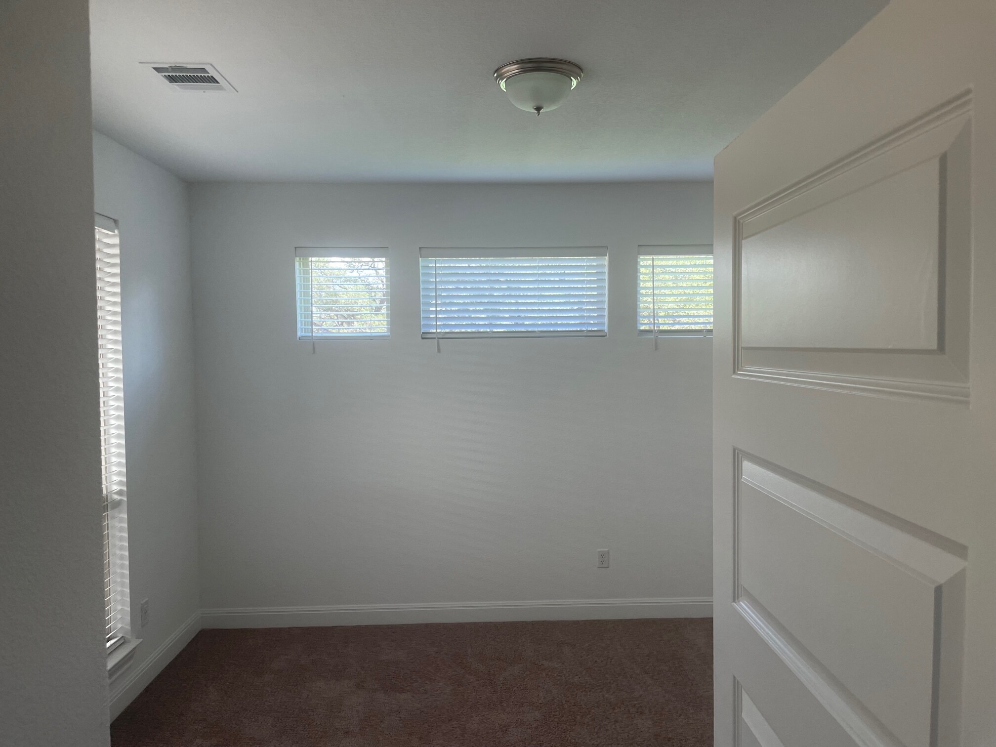 Building Photo - 300 Staunton Dr