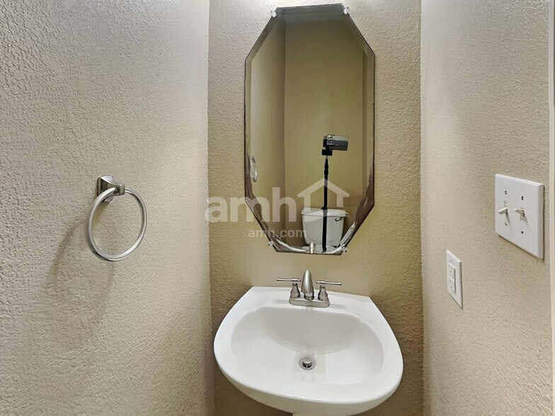 Building Photo - 21715 Britton Hill Way