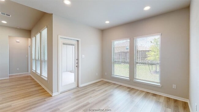 Building Photo - 6335 Spartan Dr