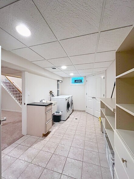 Building Photo - 2033 Fairview Ave