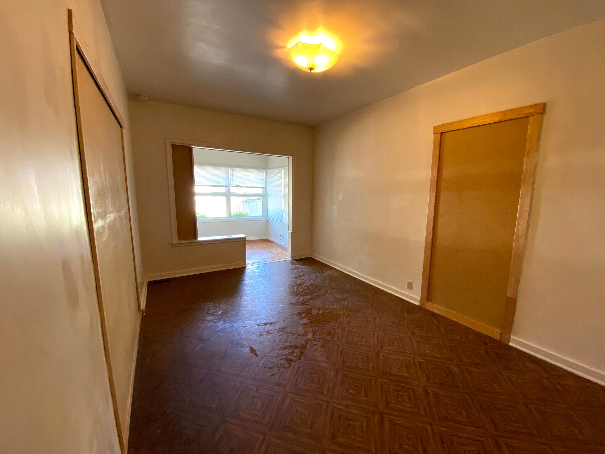 Building Photo - 3014 S Lindsay Ave