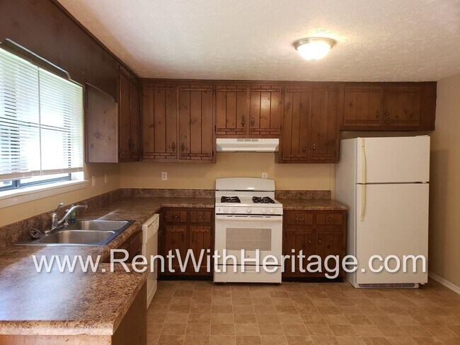 Building Photo - 4832 Timber Ridge Dr