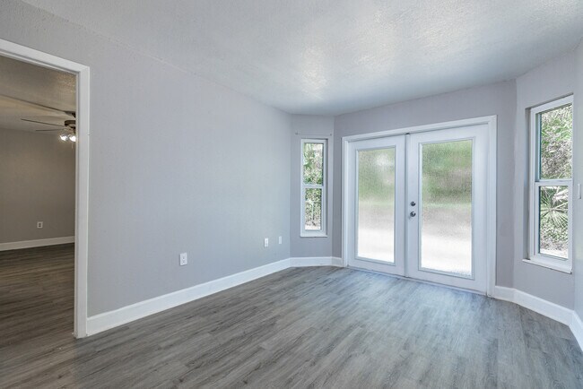 Building Photo - 4717 W Leila Ave