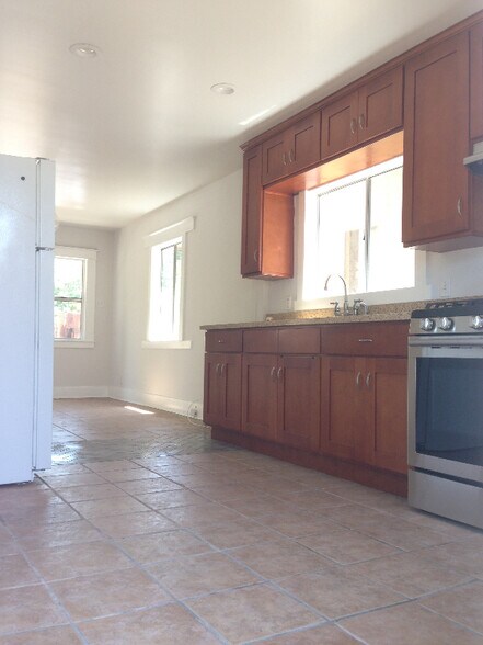 Building Photo - 1804 Bellevue Ave