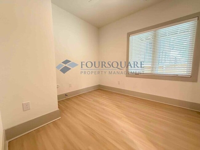 Building Photo - Modern 4-Bed / 4-Bath Townhome with Covered Patio, Deck & Garage – Inside the Beltline Near Downt...