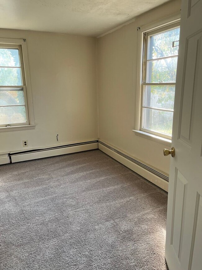 Building Photo - 202 1/2-127 1/2 N Penn St