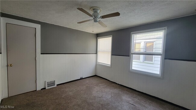 Building Photo - 3334 W 129th St