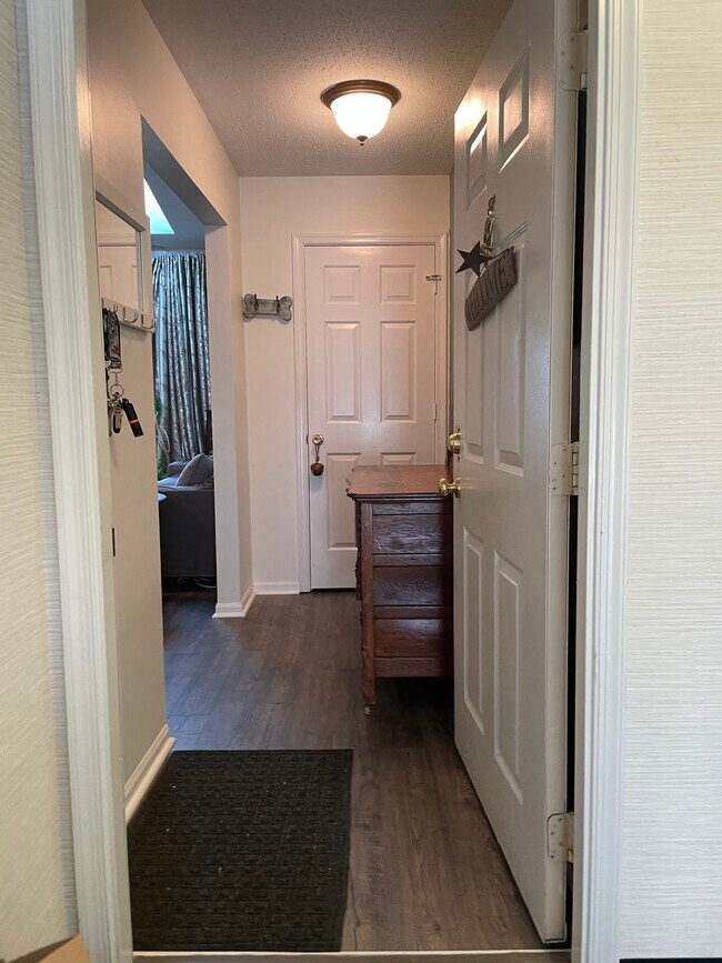 Entrance - 108 Prosperity Ave SE
