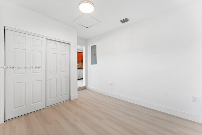 Building Photo - 2600 NW 68th Way