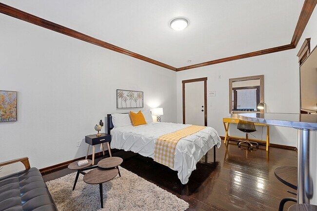 Interior Photo - 330 Cedar Avenue