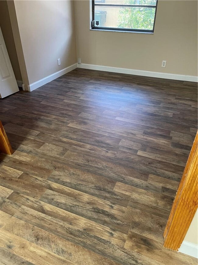 Building Photo - 5512 N Park Rd