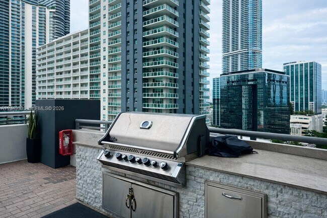 Building Photo - 60 SW 13th St