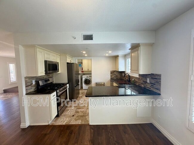 Building Photo - 201 Laurel Ave