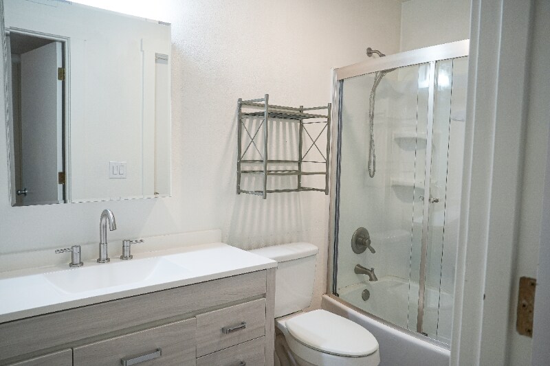 Building Photo - 1234 NE 27th St