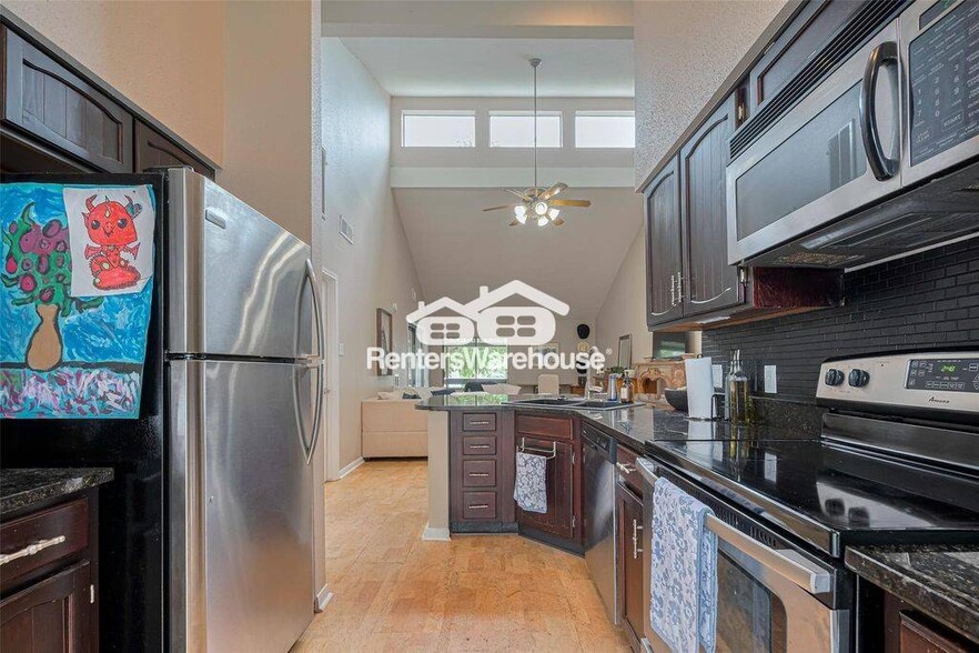 Building Photo - 182 April Point Dr N