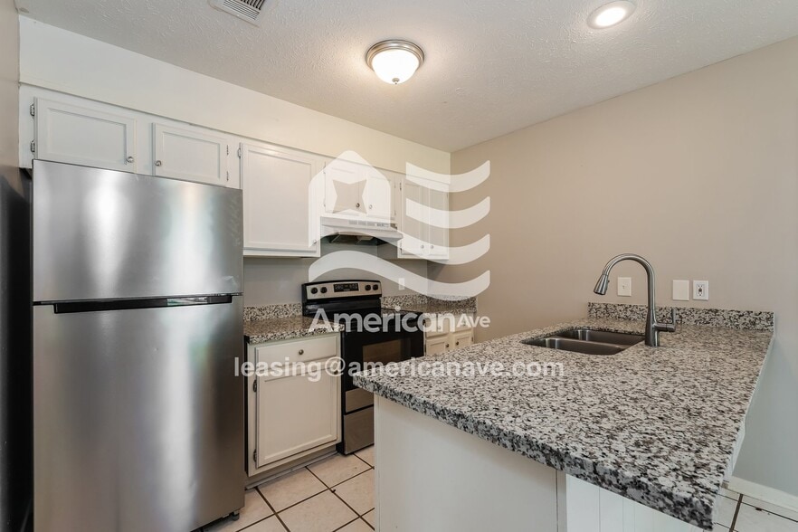 Building Photo - 1443 Cherrie Ave