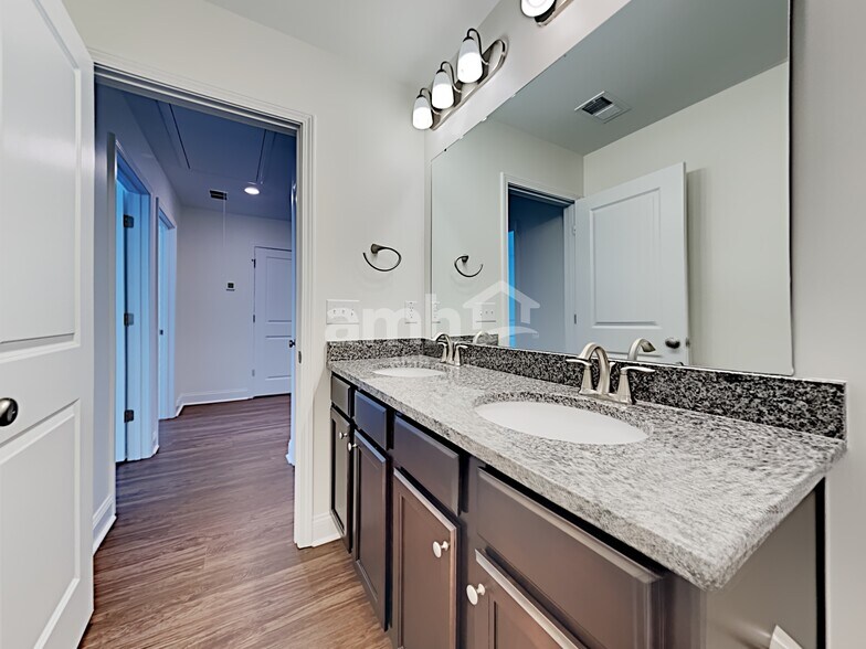 Building Photo - 308 Bering Ln