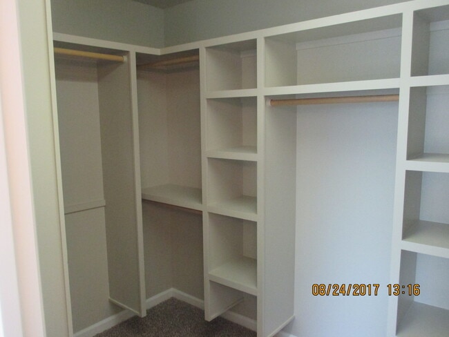 Building Photo - 4 Bedroom Home in Hobble Creek!