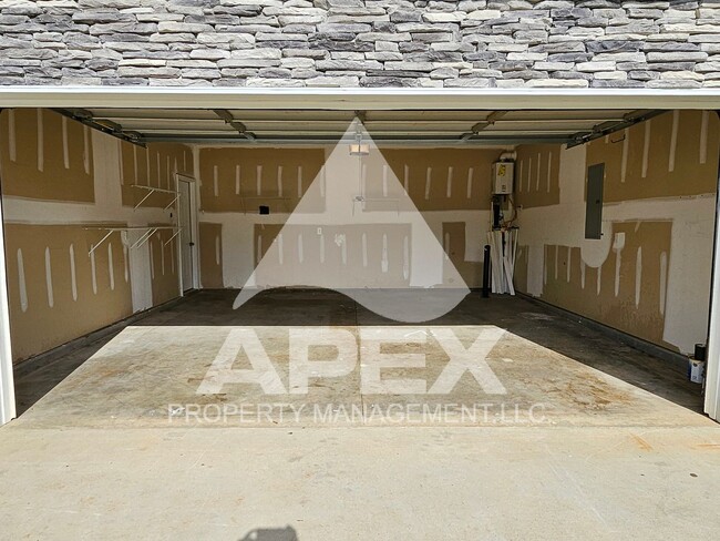 Building Photo - Stunning 5 Bd / 3.5 Ba 2-Story Single Family home in Hardin Valley!