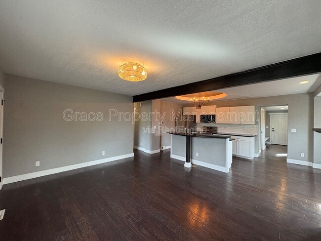 Building Photo - 2900 Pontiac St