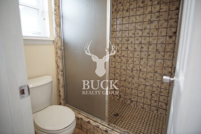 Building Photo - 1630 Kavel Dr