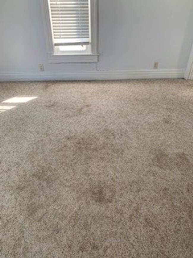 Building Photo - FIVE BR, 2 BA HOUSE in Jesup