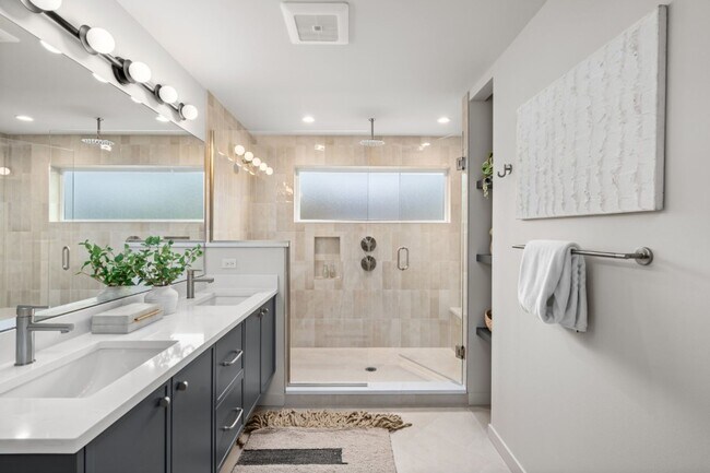 Building Photo - 2bd/1.75ba Seattle Home