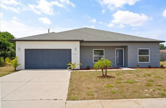 Building Photo - 5 Bedroom Single Family Home in Deltona
