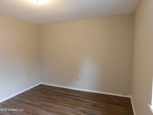 Building Photo - 5431 Nail Rd