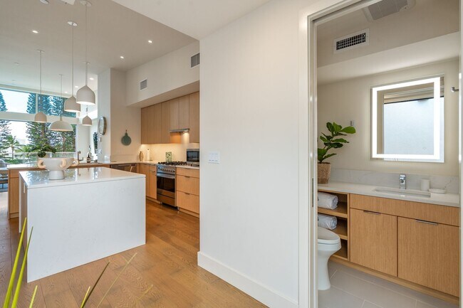 Building Photo - Beautiful Fully Furnished, 3 Bed/3 Bath Makali'i at Wailea Townhome with Infinity Pool