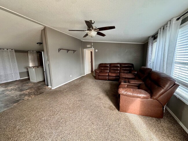 Building Photo - 10136 W University Blvd