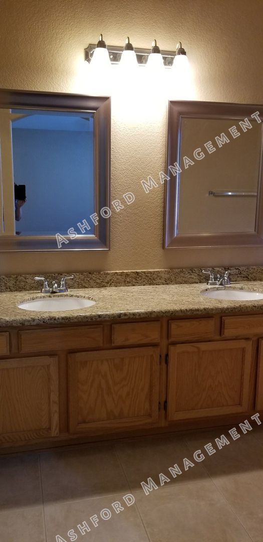Building Photo - 3 BEDROOM HOME FOR RENT IN PHOENIX WITH POOL