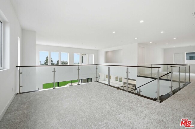 Building Photo - 20568 Edgewood Ct