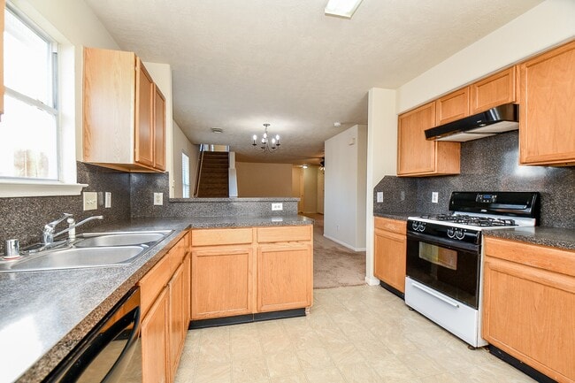 Building Photo - 13979 Maximos Dr