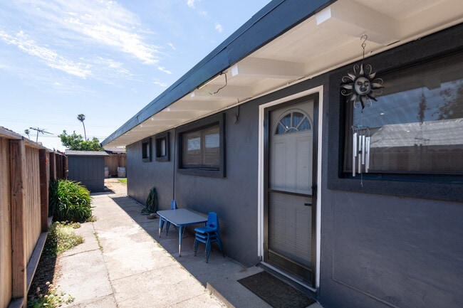 Building Photo - 27727 Orlando Ave