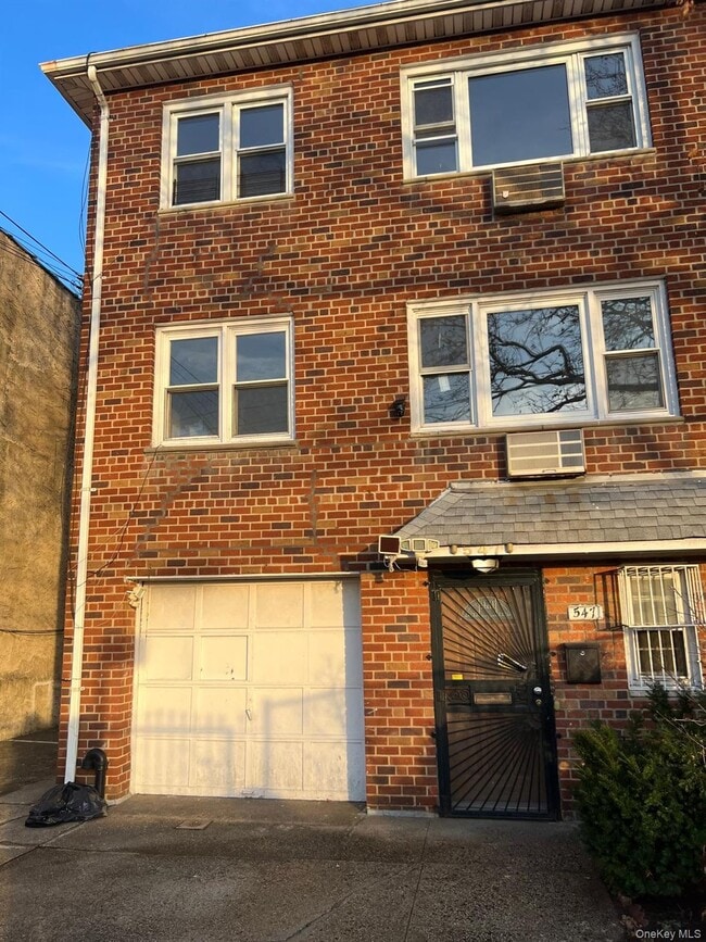 Building Photo - 547 Eldert Ln