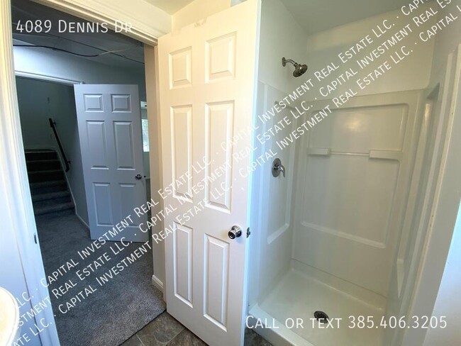 Building Photo - 4089 Dennis Dr