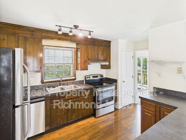 Building Photo - 10649 Genlou Rd