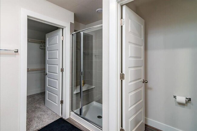 Building Photo - 7501 Travertine Spring Dr