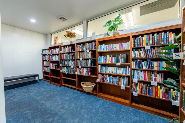 Building Photo - 4800 S Chicago Beach Dr