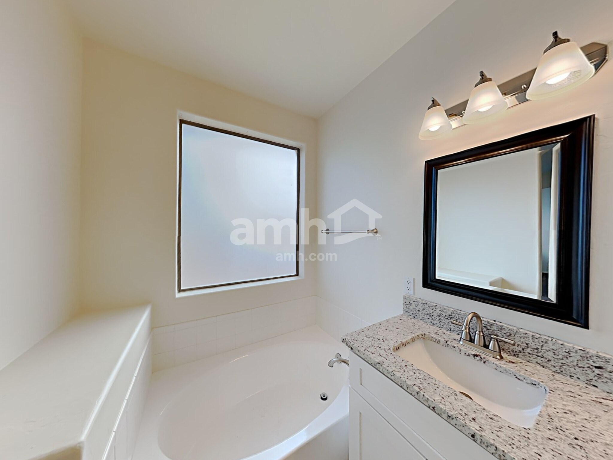 Building Photo - 65 W Camino Rio Cebolla