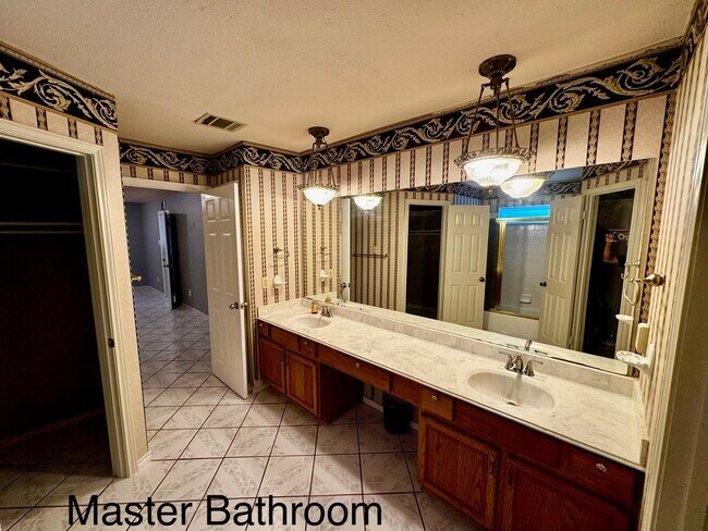 Building Photo - 8514 Red Willow Dr