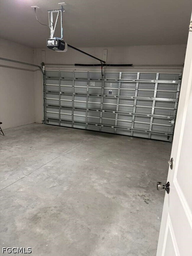 Building Photo - 3125 Kanek Cir