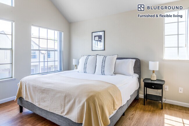 Building Photo - 513 Jibstay Ln