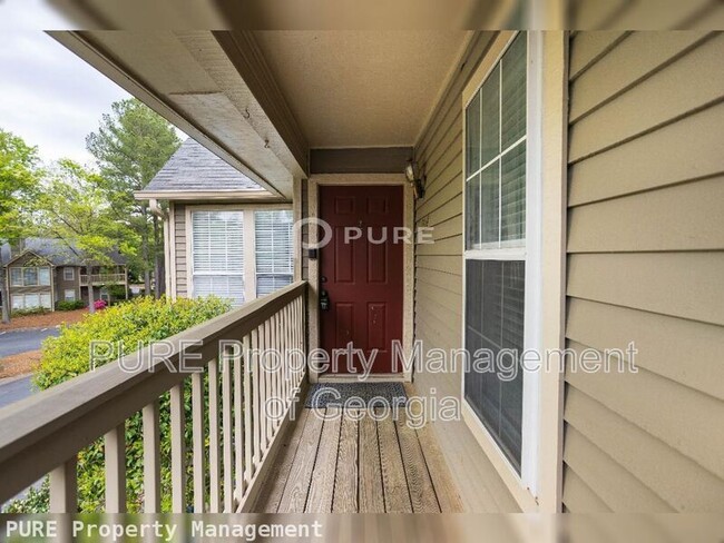 Building Photo - 2408 Country Park Dr