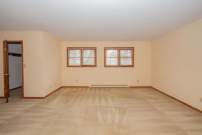 Bedroom 1 unfurnished room - 7 Clubhouse Dr