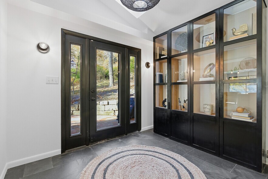 Building Photo - 1 Myrtle Hill Rd