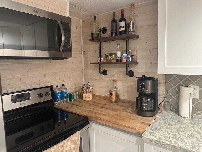 Building Photo - 1009 N Ocean Blvd